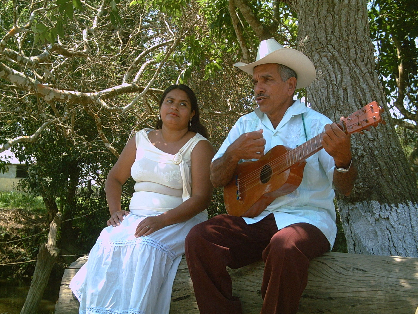 Fotografía Martín Martínez y Carmelita Martínez Alvarado (hija)